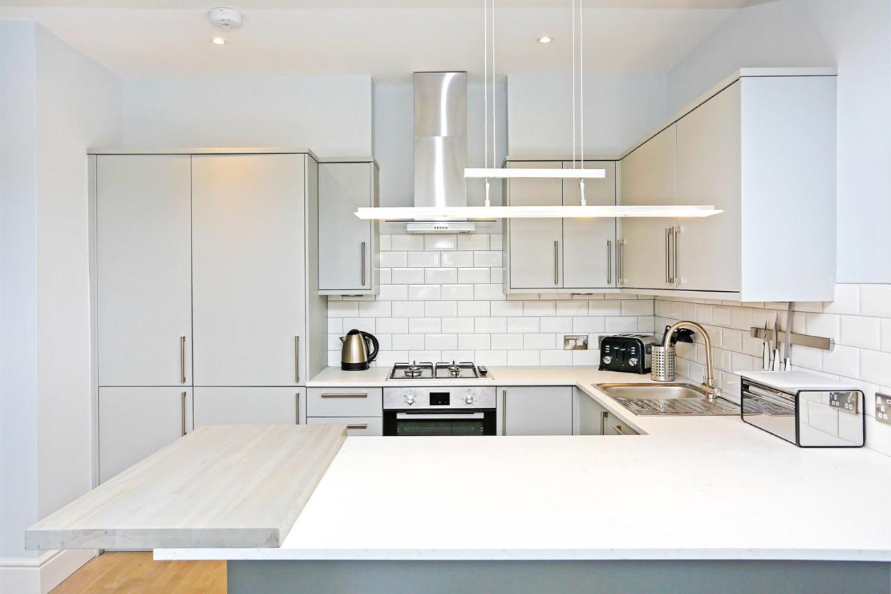 Ultra Modern, Stylish Apartment Next To Princes St EDI Buitenkant foto