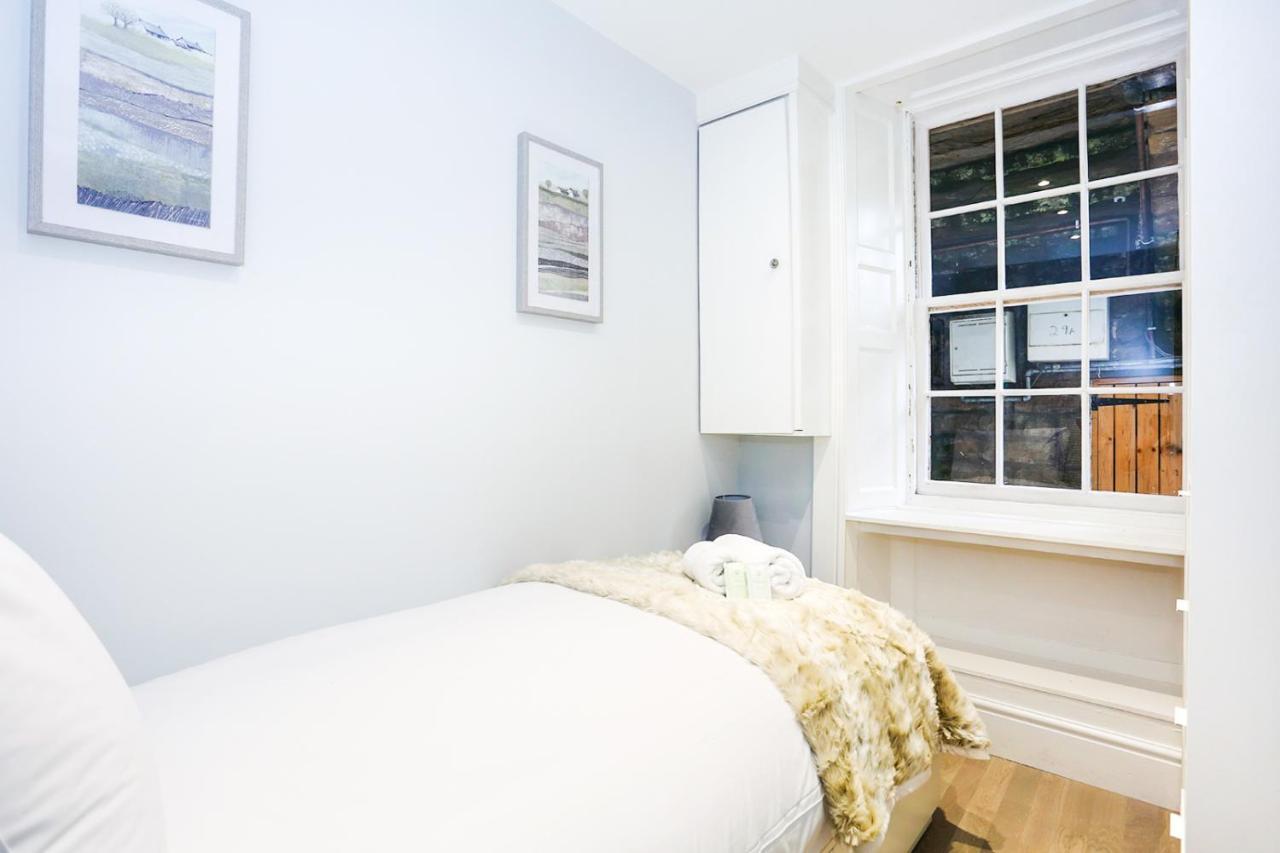 Ultra Modern, Stylish Apartment Next To Princes St EDI Buitenkant foto