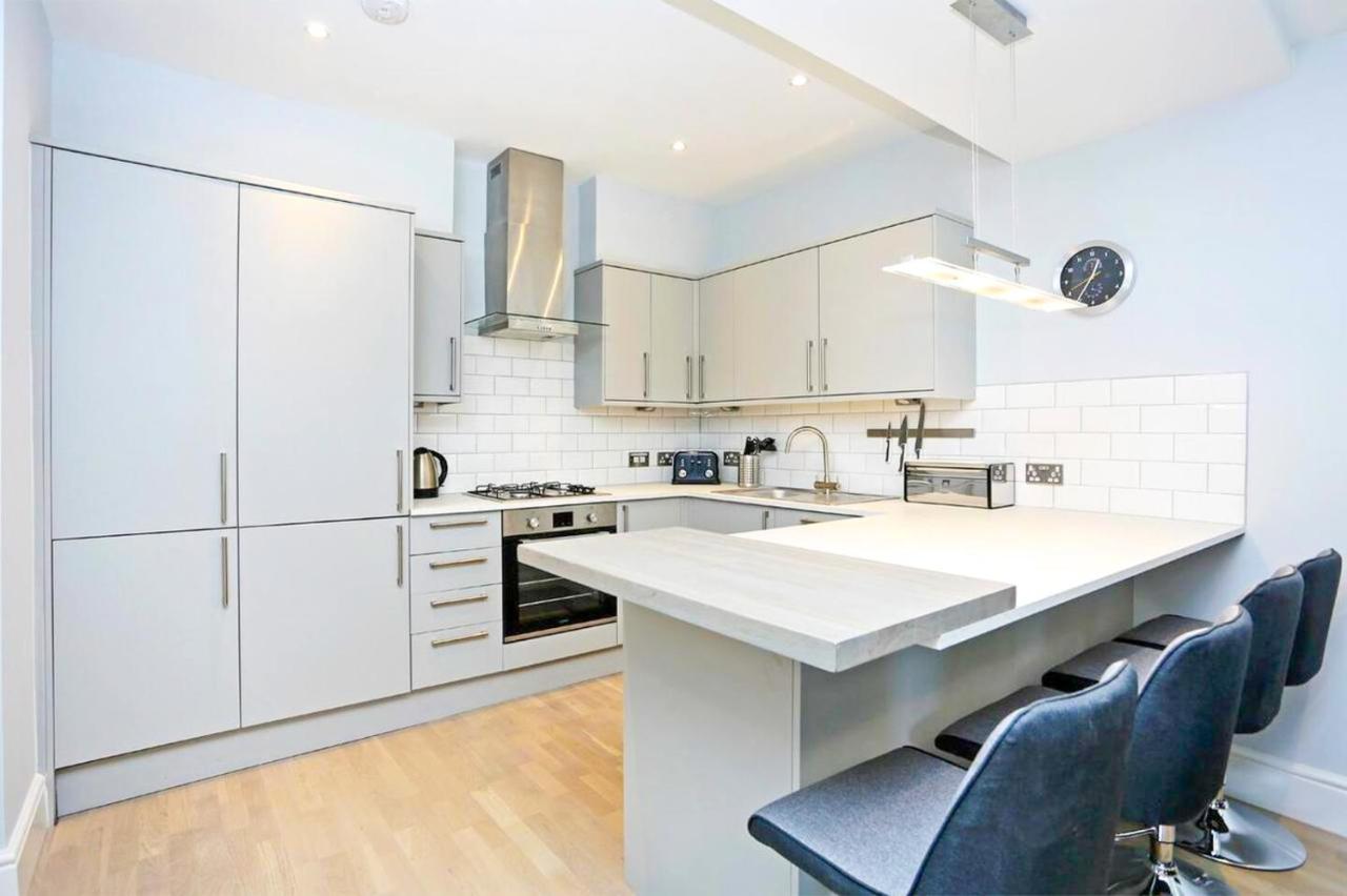 Ultra Modern, Stylish Apartment Next To Princes St EDI Buitenkant foto