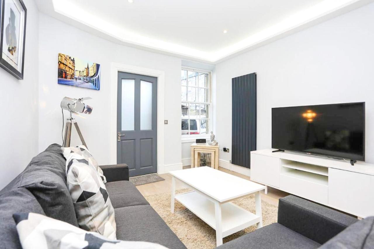 Ultra Modern, Stylish Apartment Next To Princes St EDI Buitenkant foto