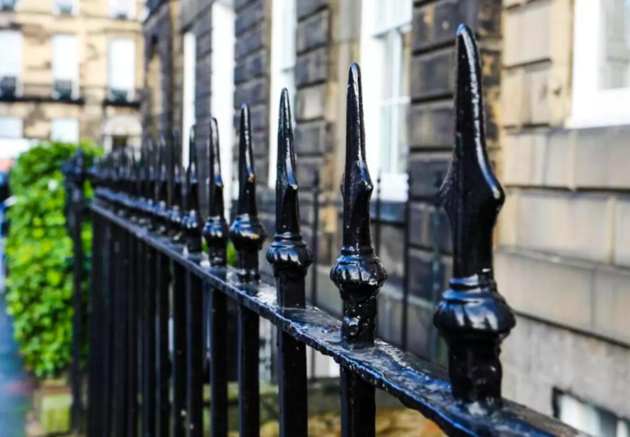 Ultra Modern, Stylish Apartment Next To Princes St EDI Buitenkant foto