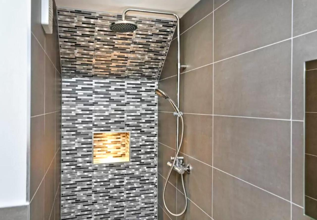 Ultra Modern, Stylish Apartment Next To Princes St EDI Buitenkant foto