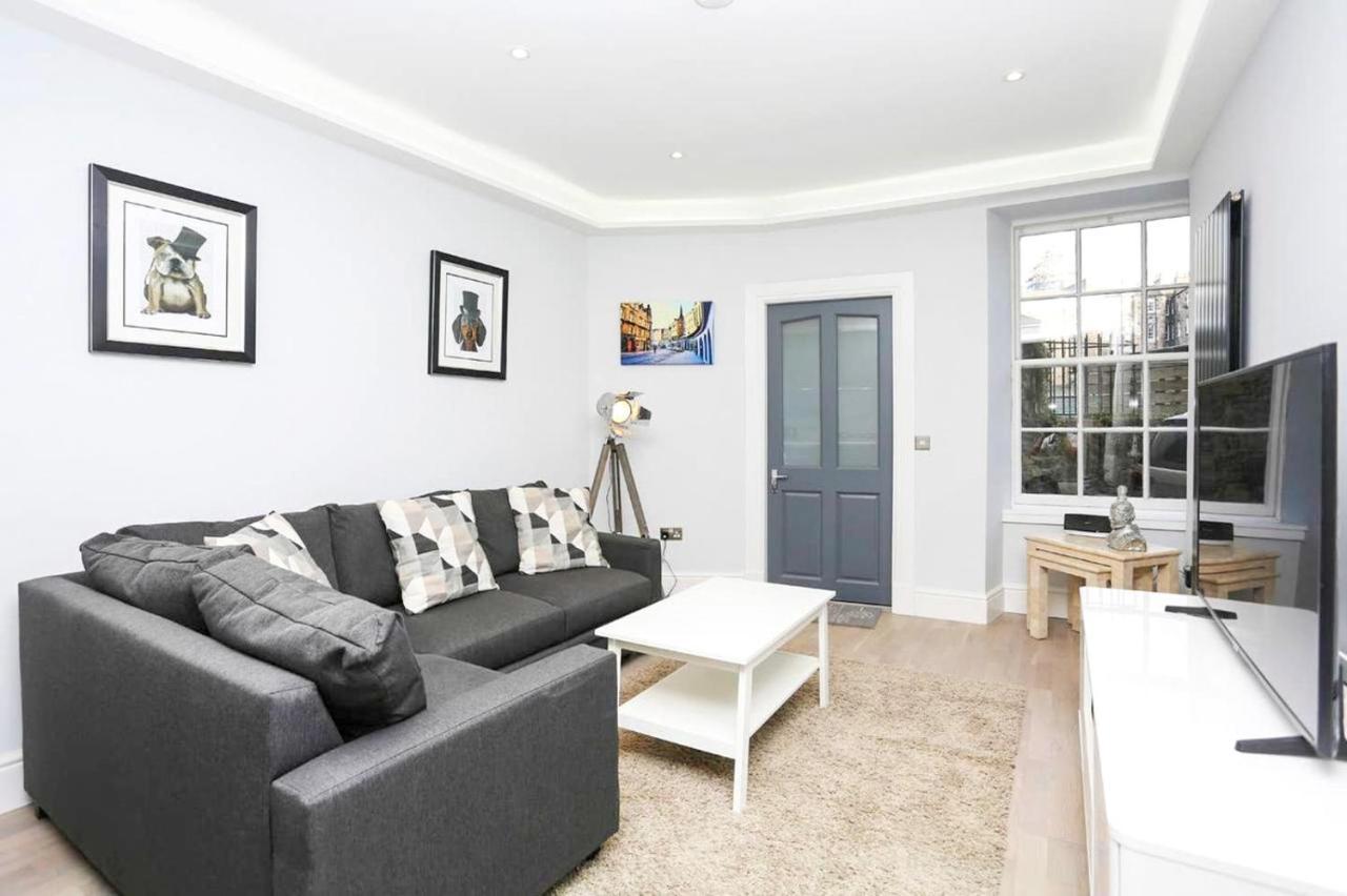 Ultra Modern, Stylish Apartment Next To Princes St EDI Buitenkant foto